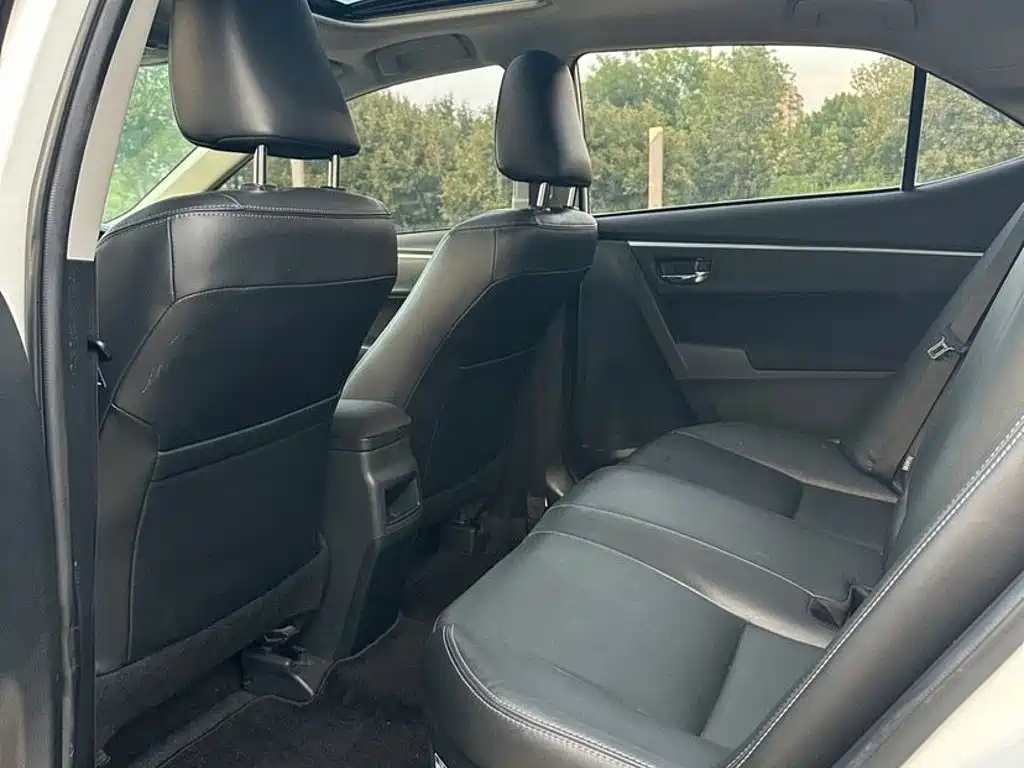 Toyota Corolla Hybrid — фото 7