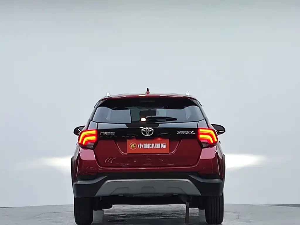 Toyota Yaris L — фото 18