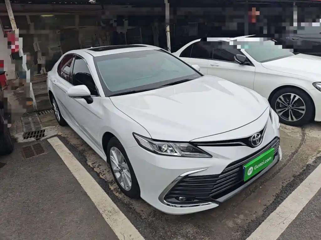 Toyota Camry — фото 4