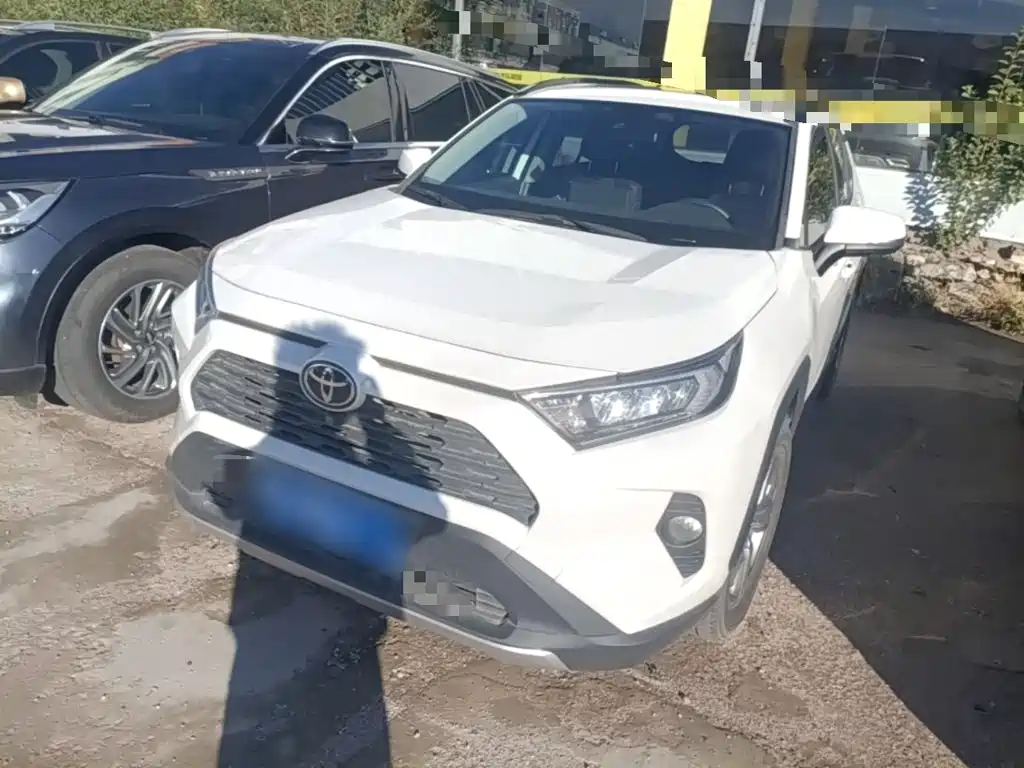 Toyota RAV4 — фото 2