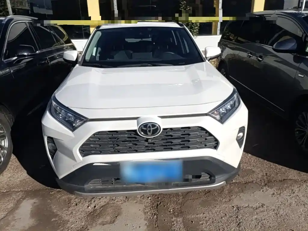 Toyota RAV4 — фото 3