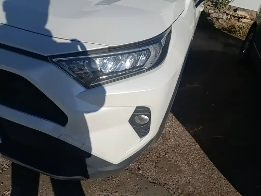 Toyota RAV4 — фото 24