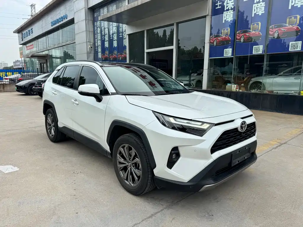 Toyota RAV4 — фото 3