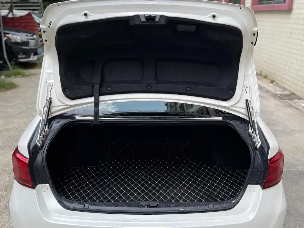 Toyota Crown — фото 15