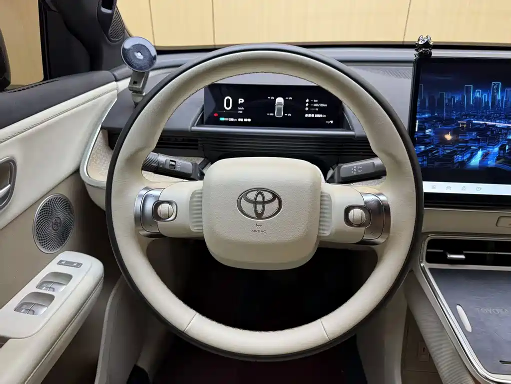 Toyota bZ3X — фото 5