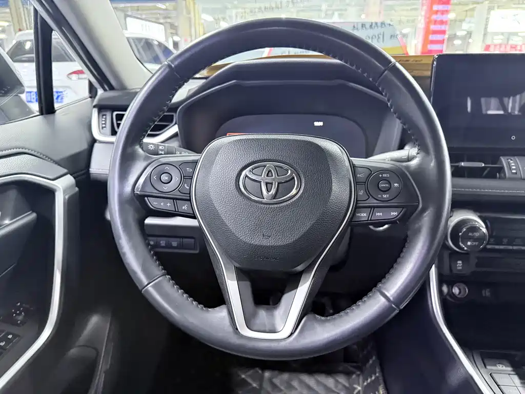 Toyota Wildlander — фото 14
