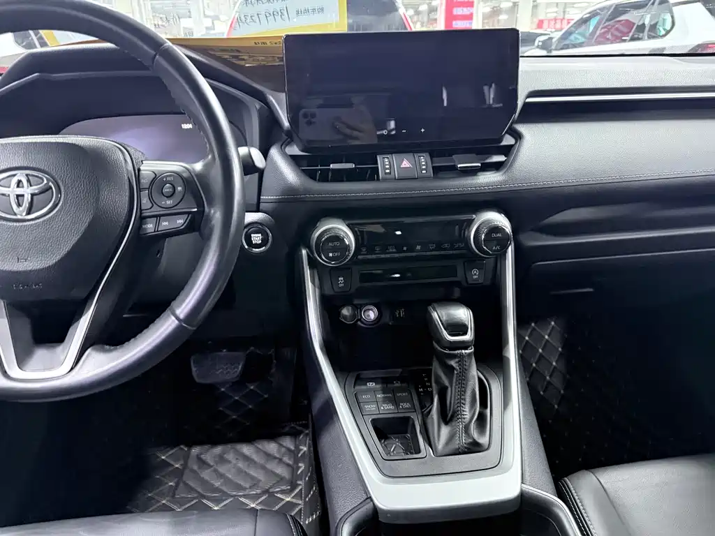 Toyota Wildlander — фото 15