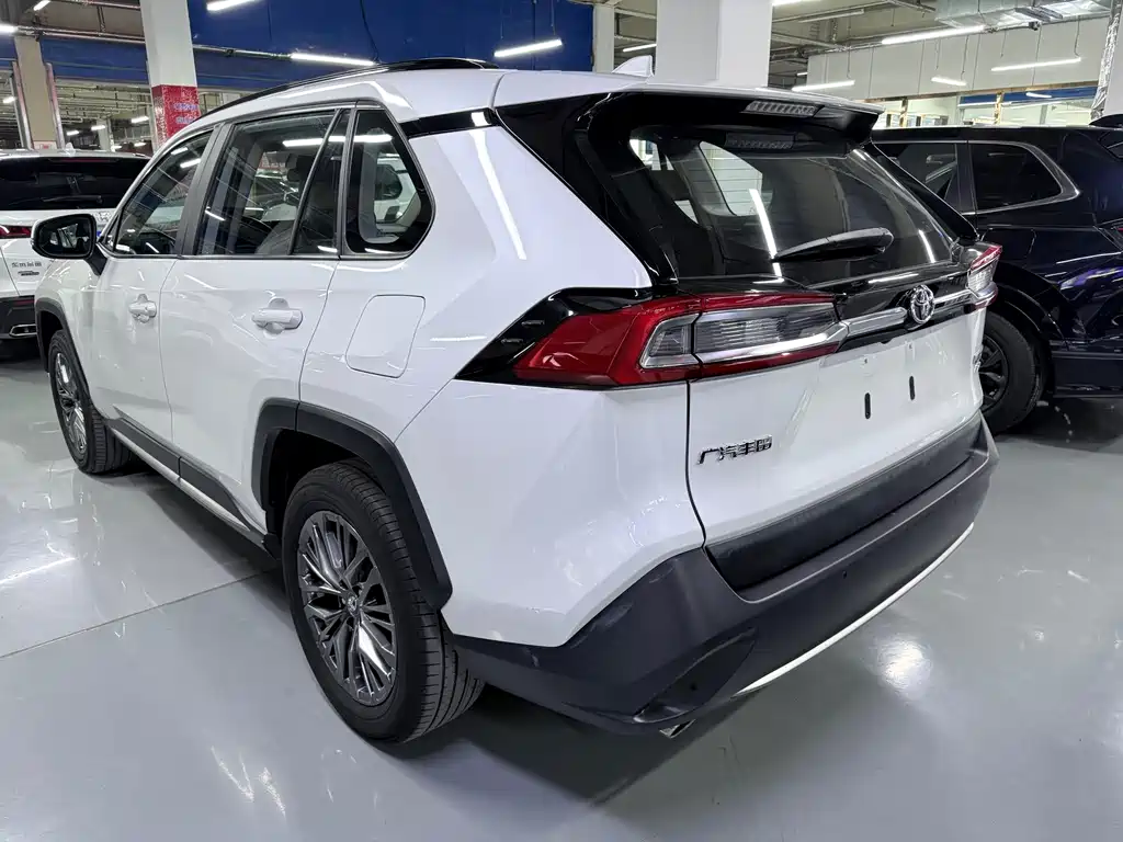 Toyota Wildlander — фото 17