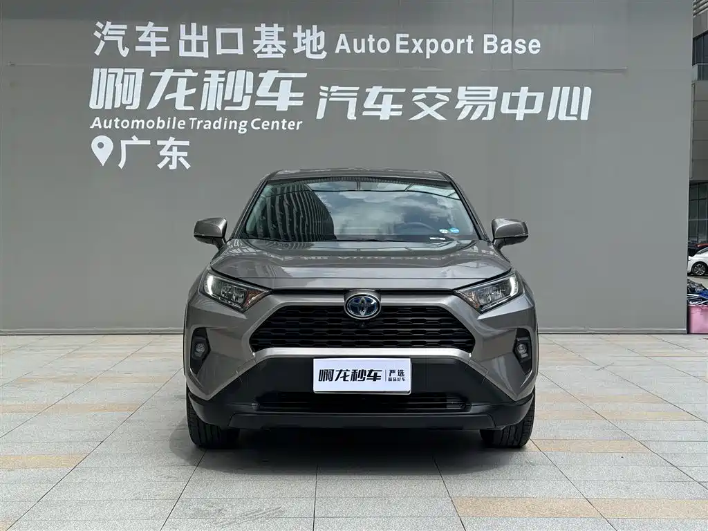 Toyota RAV4 — фото 2