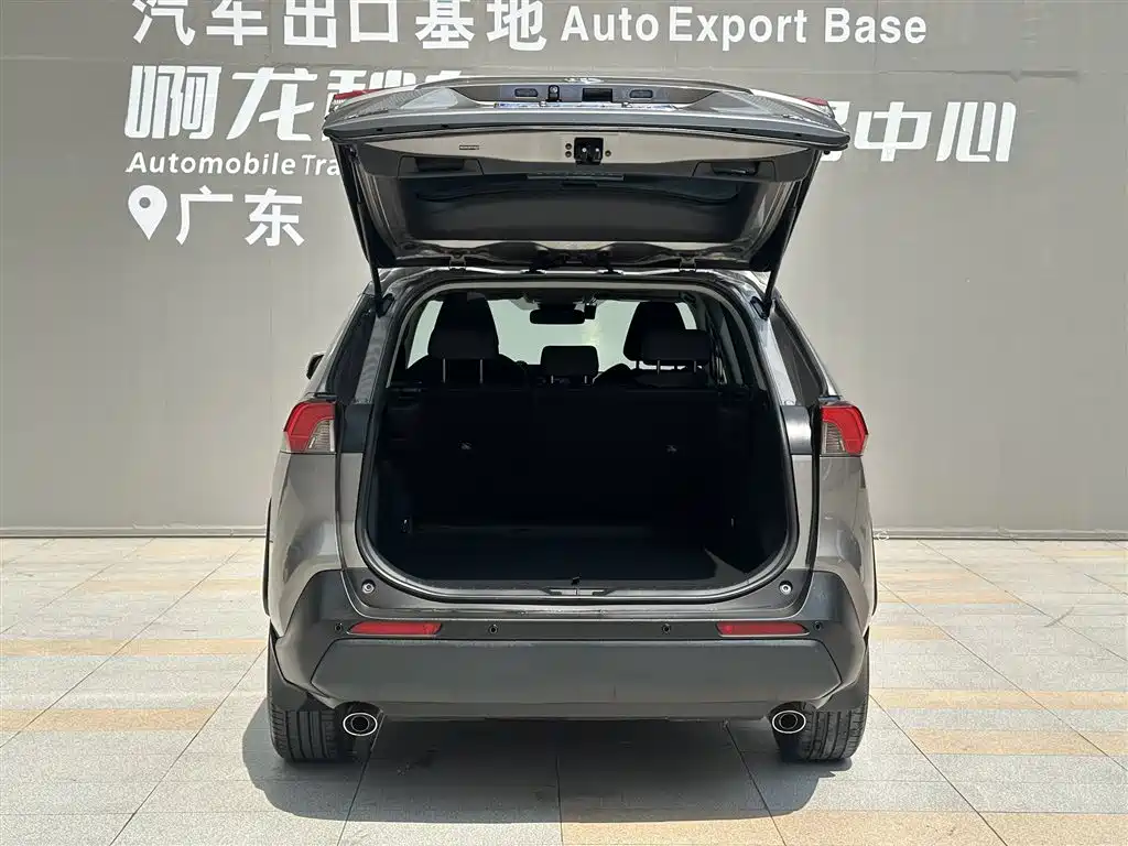 Toyota RAV4 — фото 17