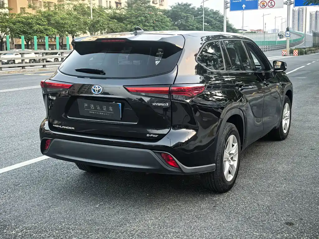 Toyota Highlander — фото 2