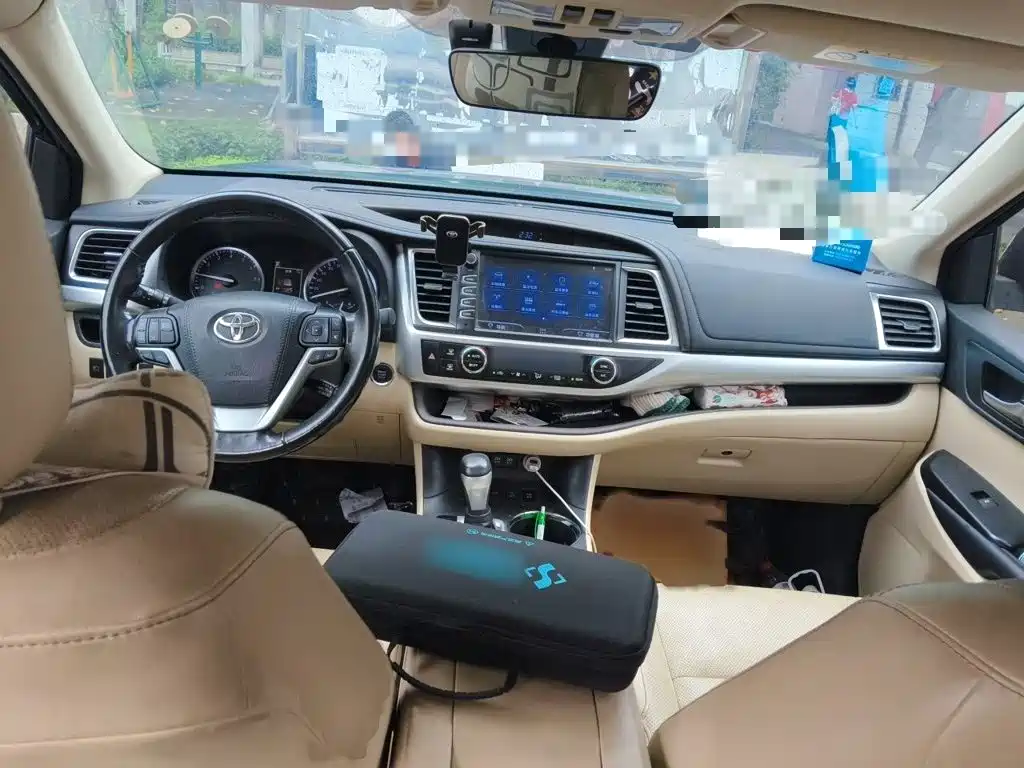 Toyota Highlander — фото 13