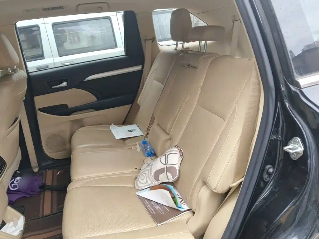Toyota Highlander — фото 15