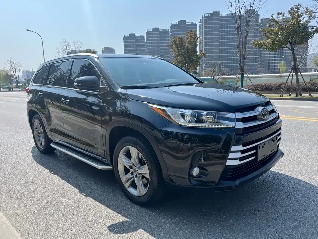 Toyota Highlander — фото 3