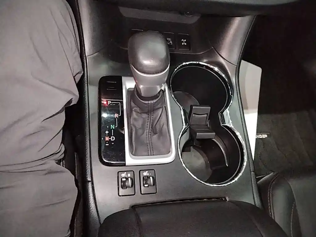Toyota Highlander — фото 14