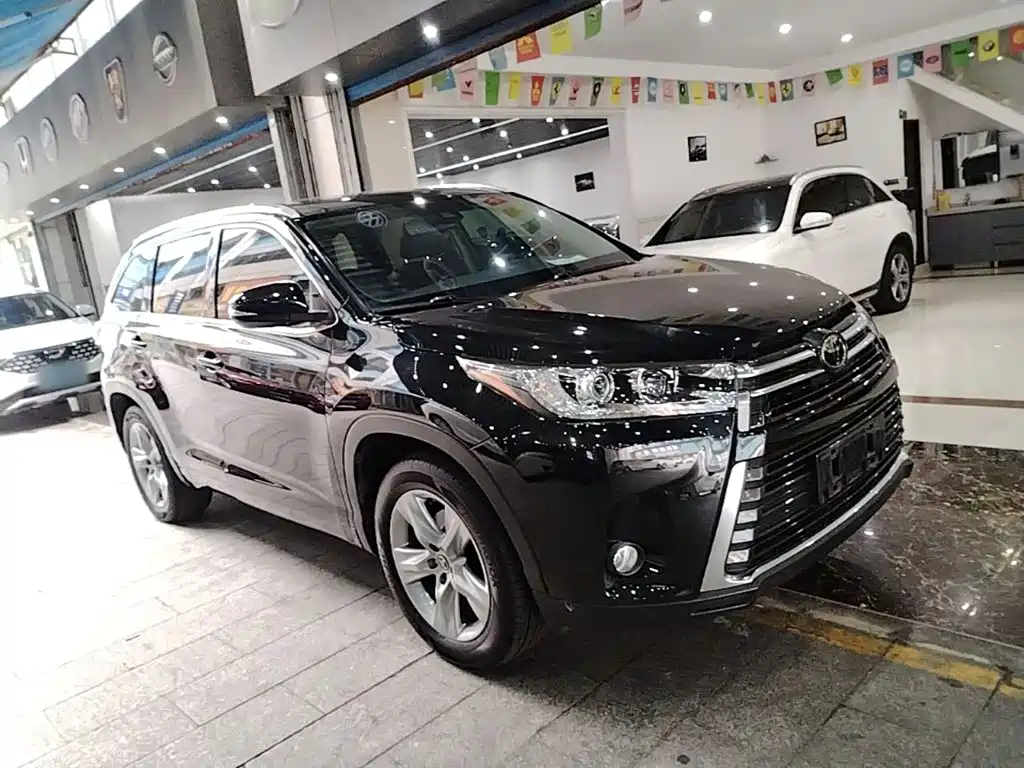 Toyota Highlander — фото 4