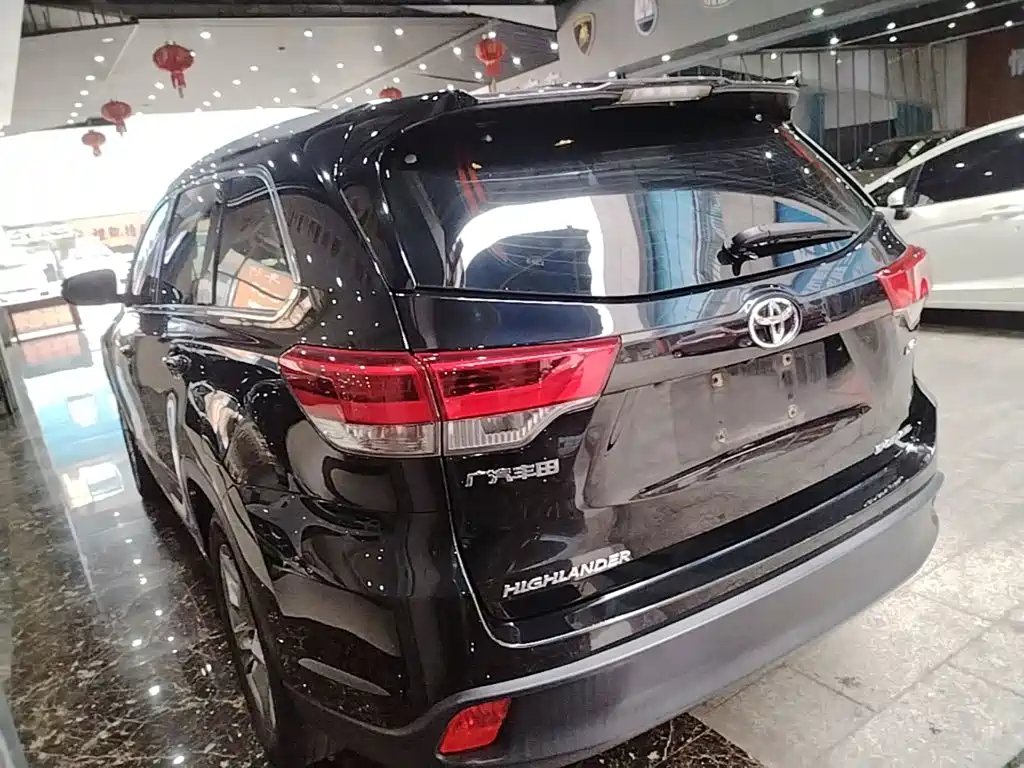Toyota Highlander — фото 5