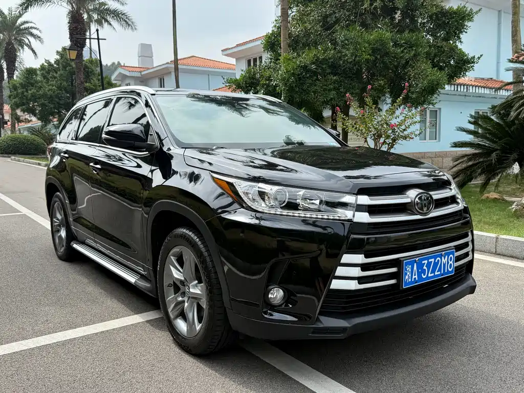 Toyota Highlander — фото 3