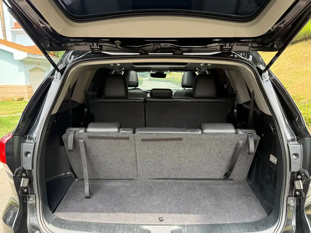Toyota Highlander — фото 9