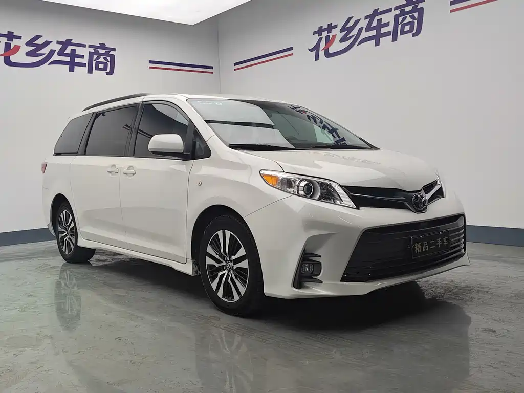 Toyota Sienna — фото 2