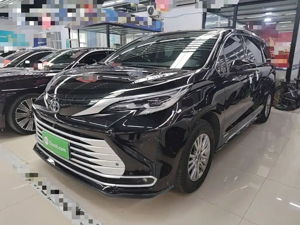 Toyota Sienna — фото 2