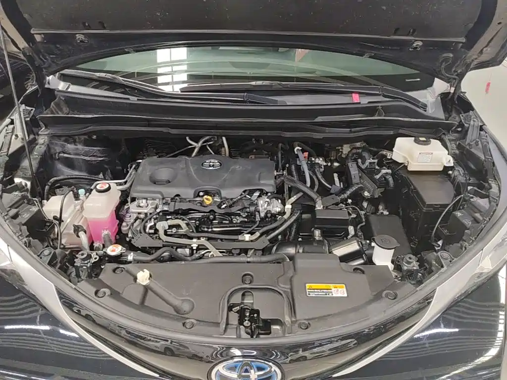 Toyota Sienna — фото 20