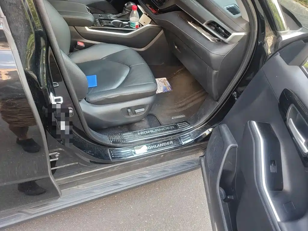Toyota Highlander — фото 17