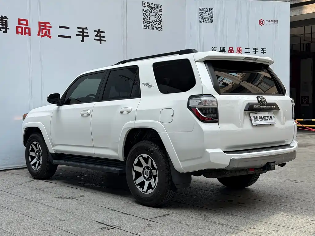 Toyota 4Runner — фото 7