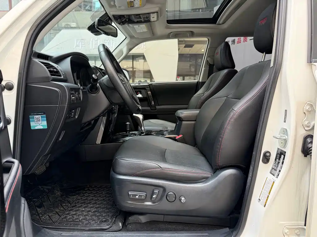 Toyota 4Runner — фото 8
