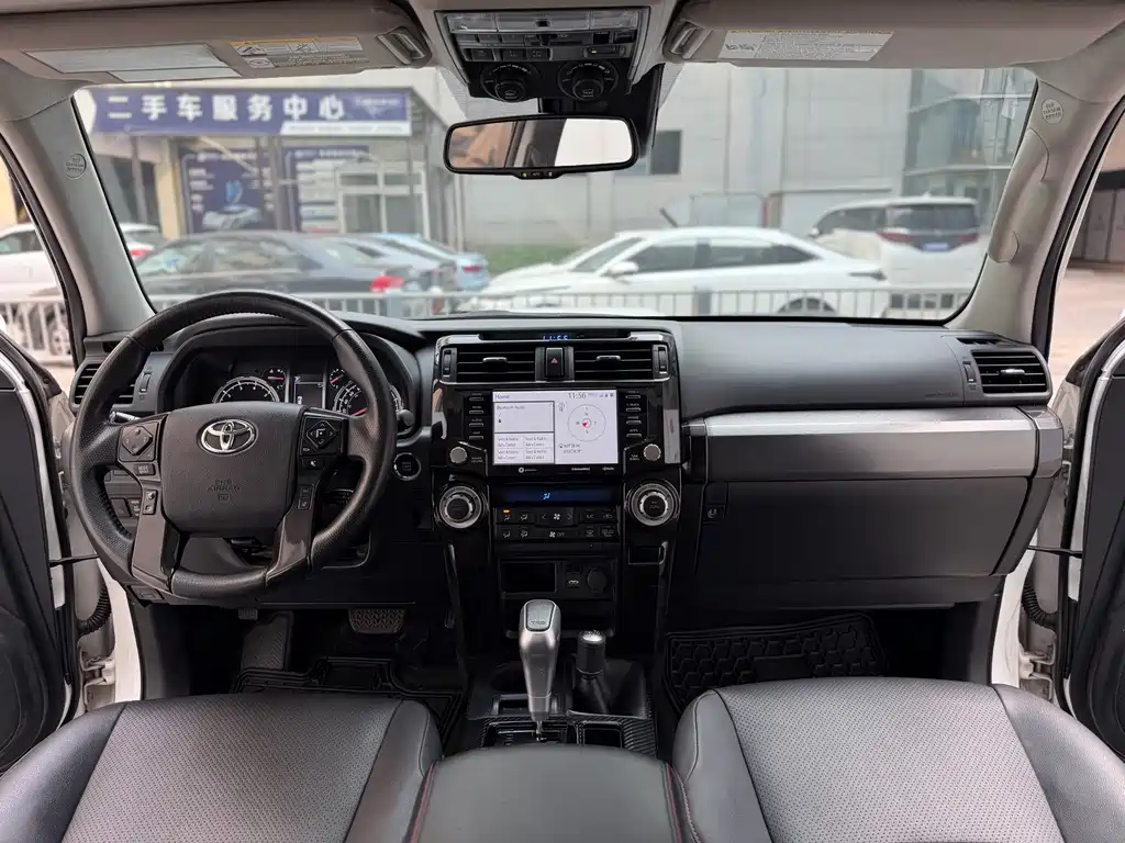 Toyota 4Runner — фото 10