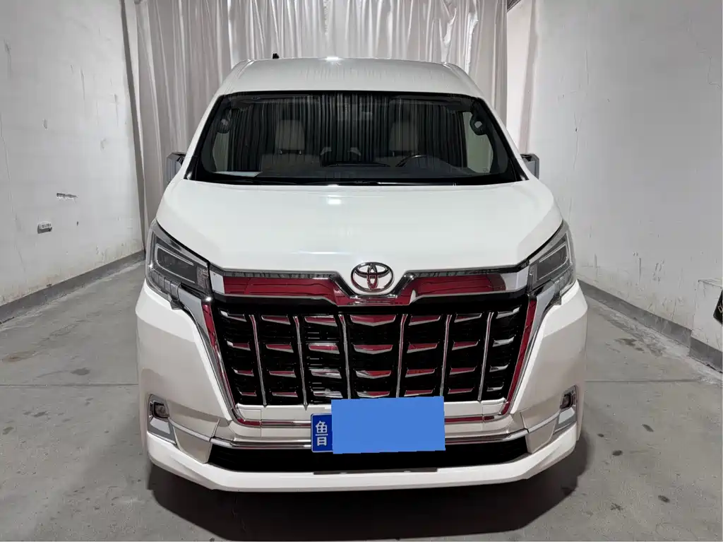 Toyota Hiace — фото 2
