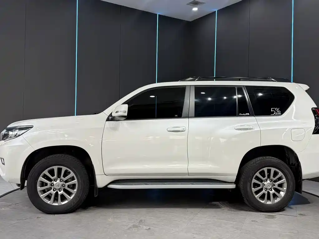 Toyota Prado — фото 4