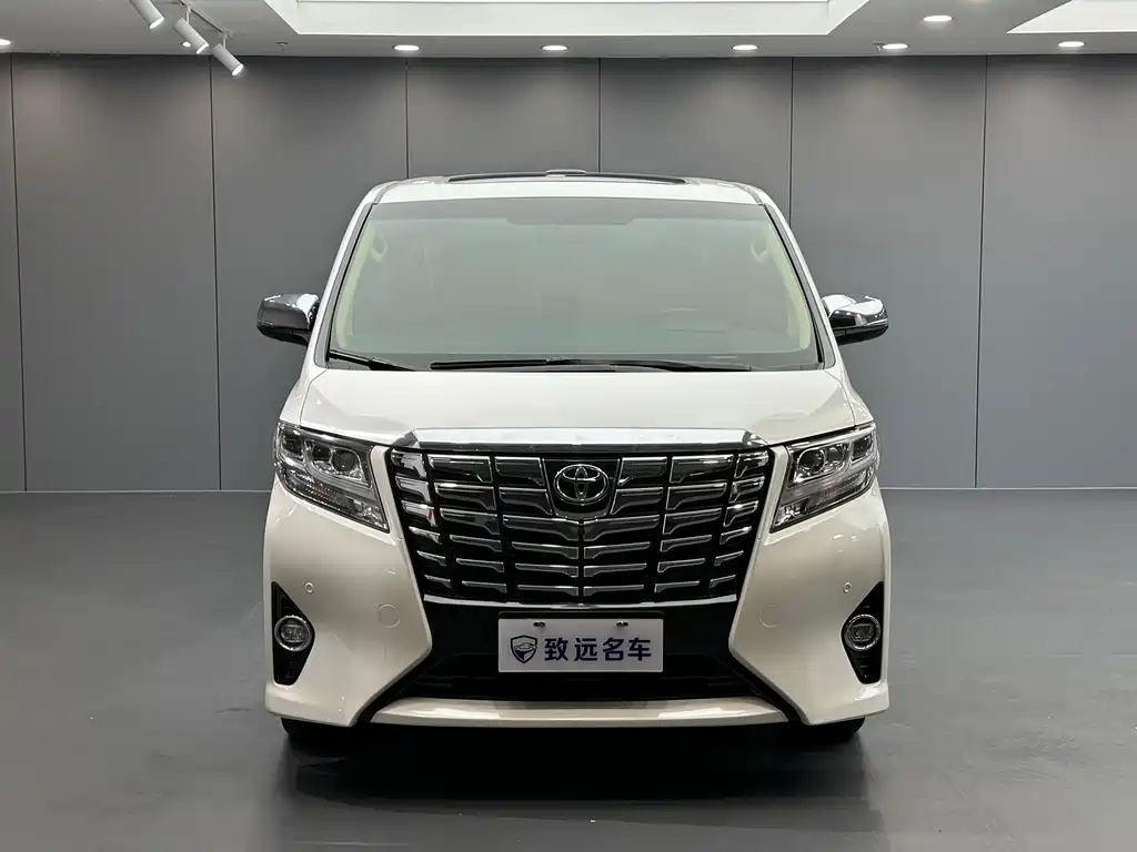 Toyota Alphard — фото 2