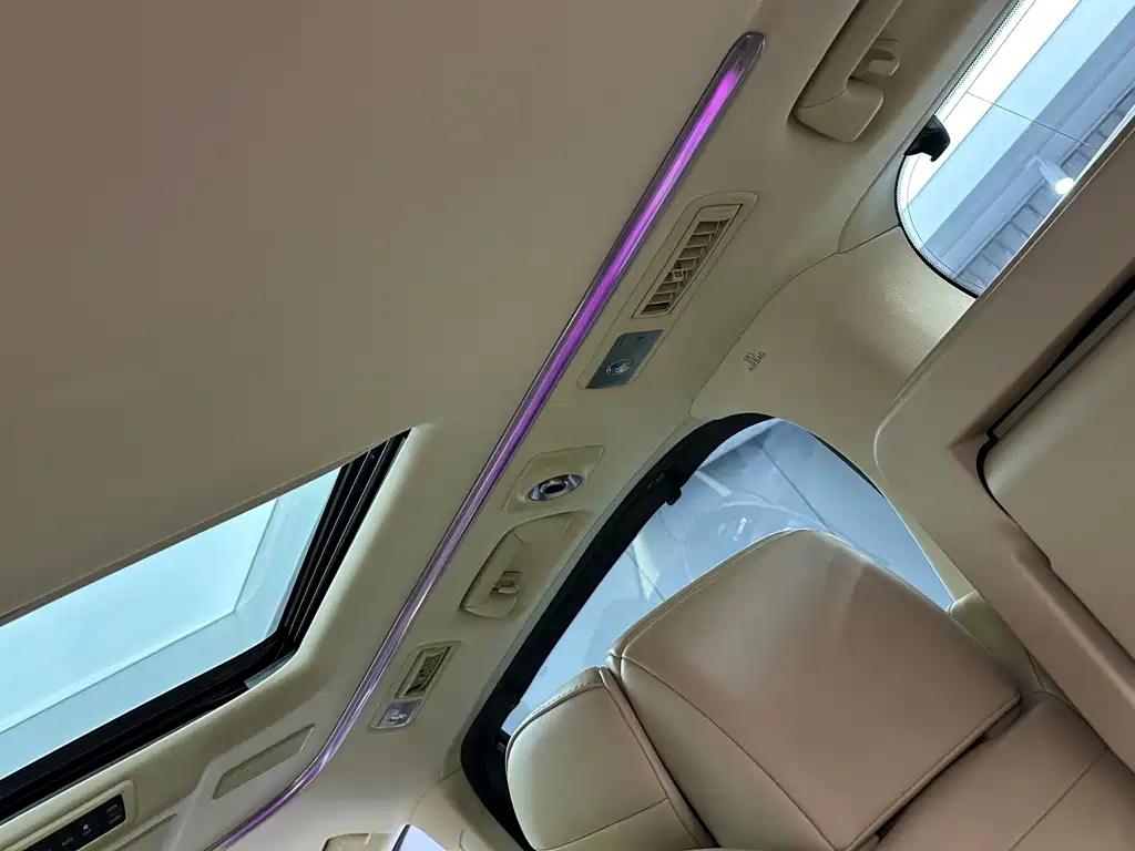 Toyota Alphard — фото 34