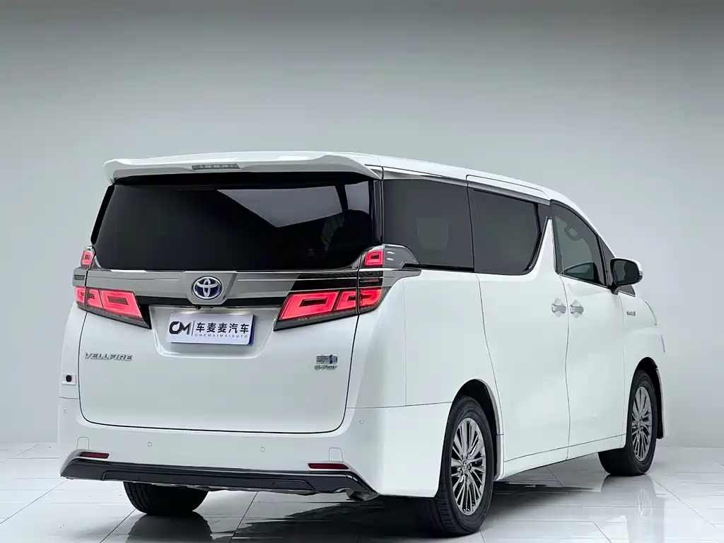 Toyota Vellfire — фото 3