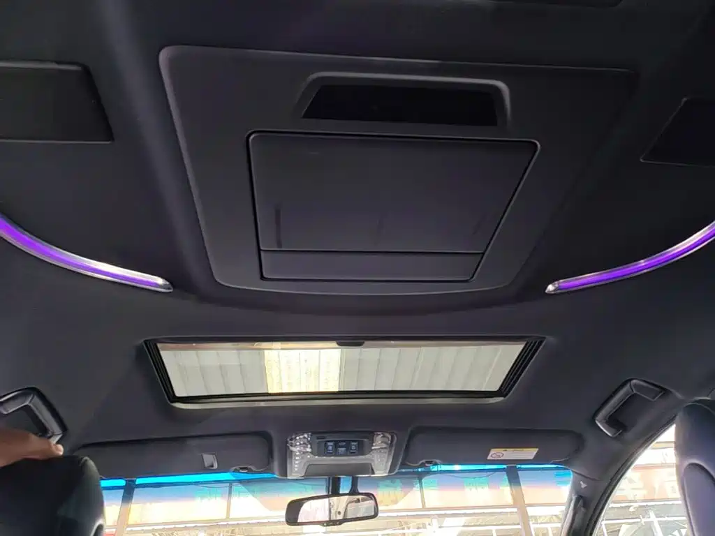 Toyota Alphard — фото 15