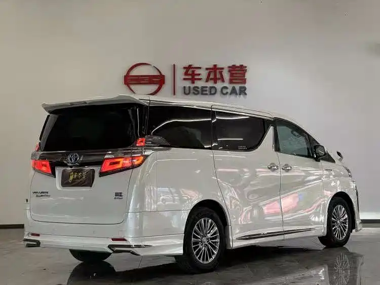 Toyota Vellfire — фото 4