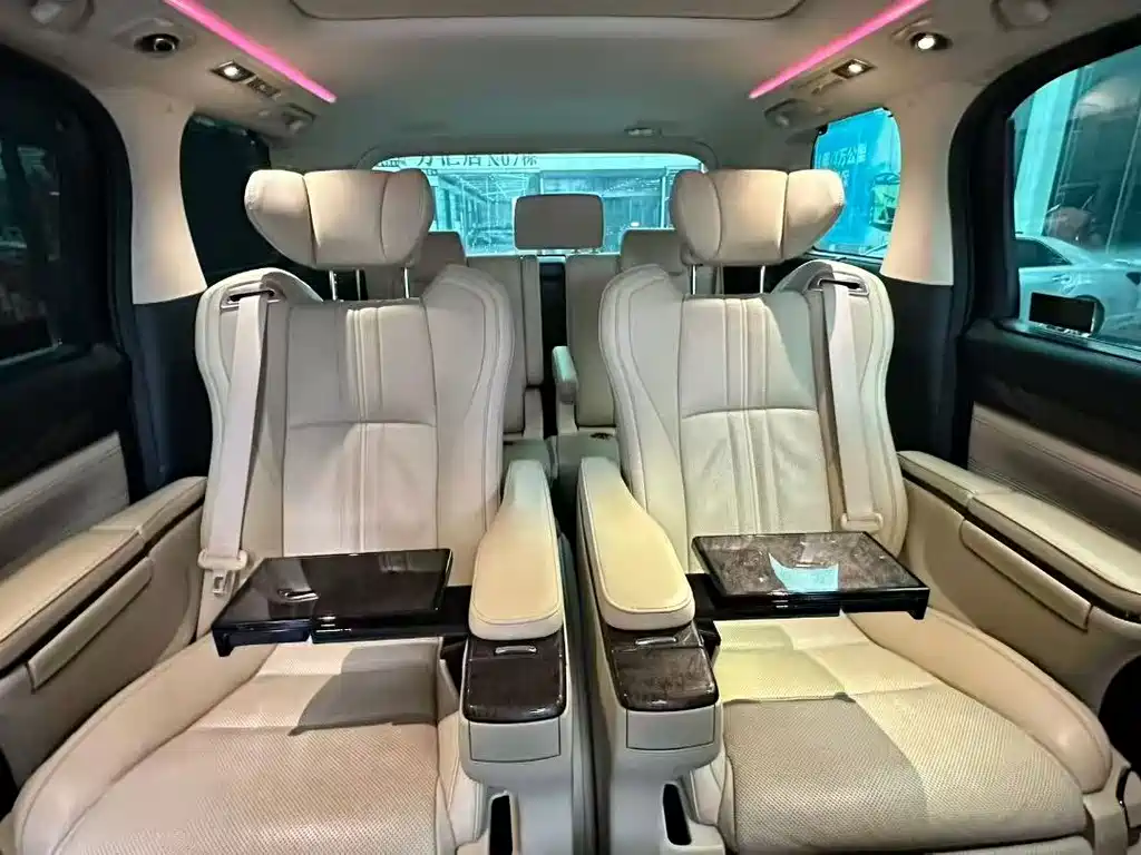 Toyota Vellfire — фото 7