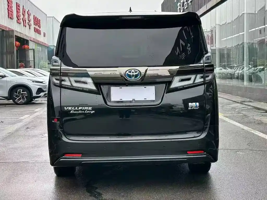 Toyota Vellfire — фото 10