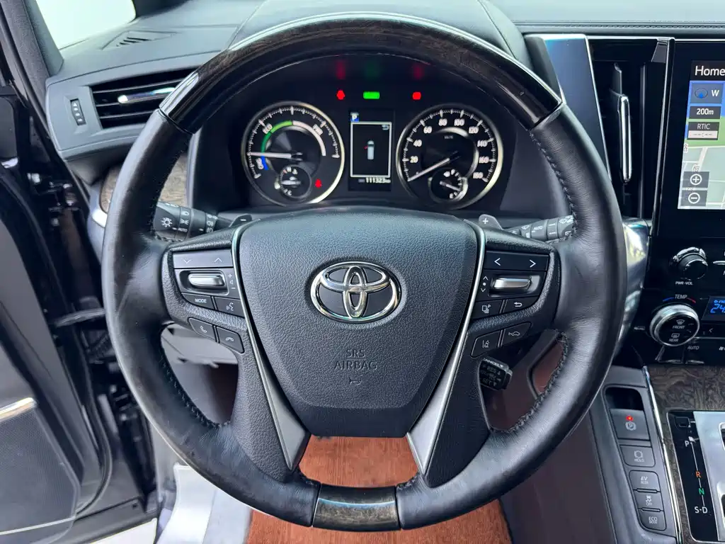 Toyota Vellfire — фото 11