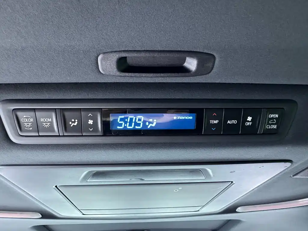 Toyota Vellfire — фото 14
