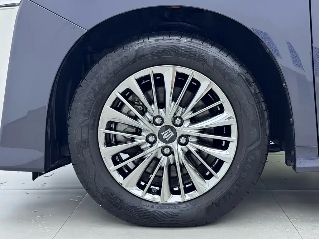 Toyota Vellfire — фото 18