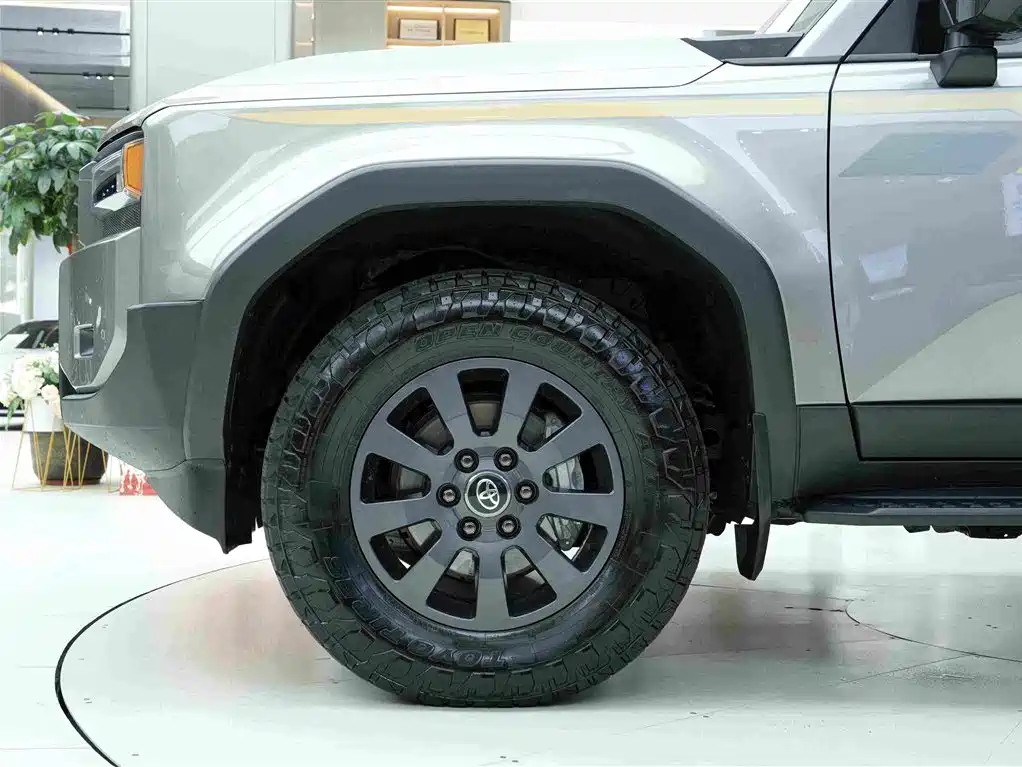 Toyota Prado — фото 18