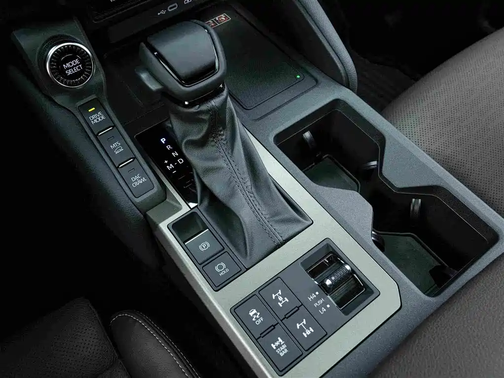 Toyota Prado — фото 10