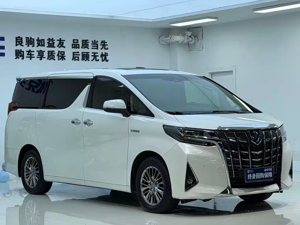 Toyota Alphard — фото 3