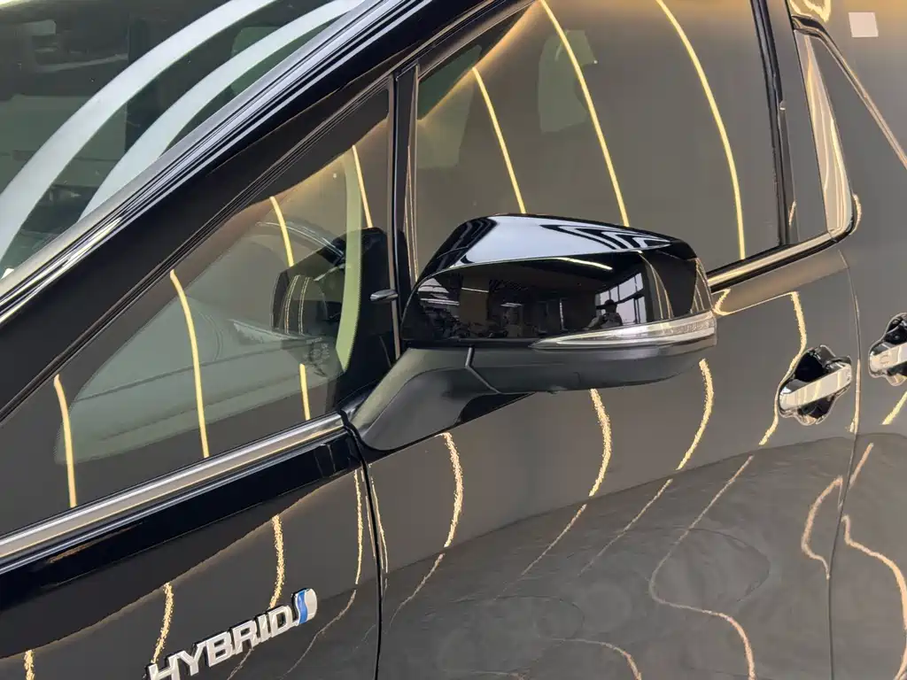 Toyota Vellfire — фото 6