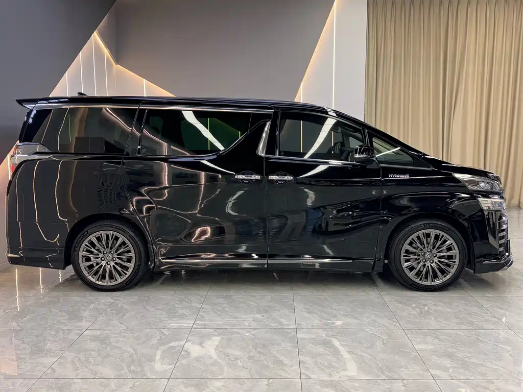 Toyota Vellfire — фото 8