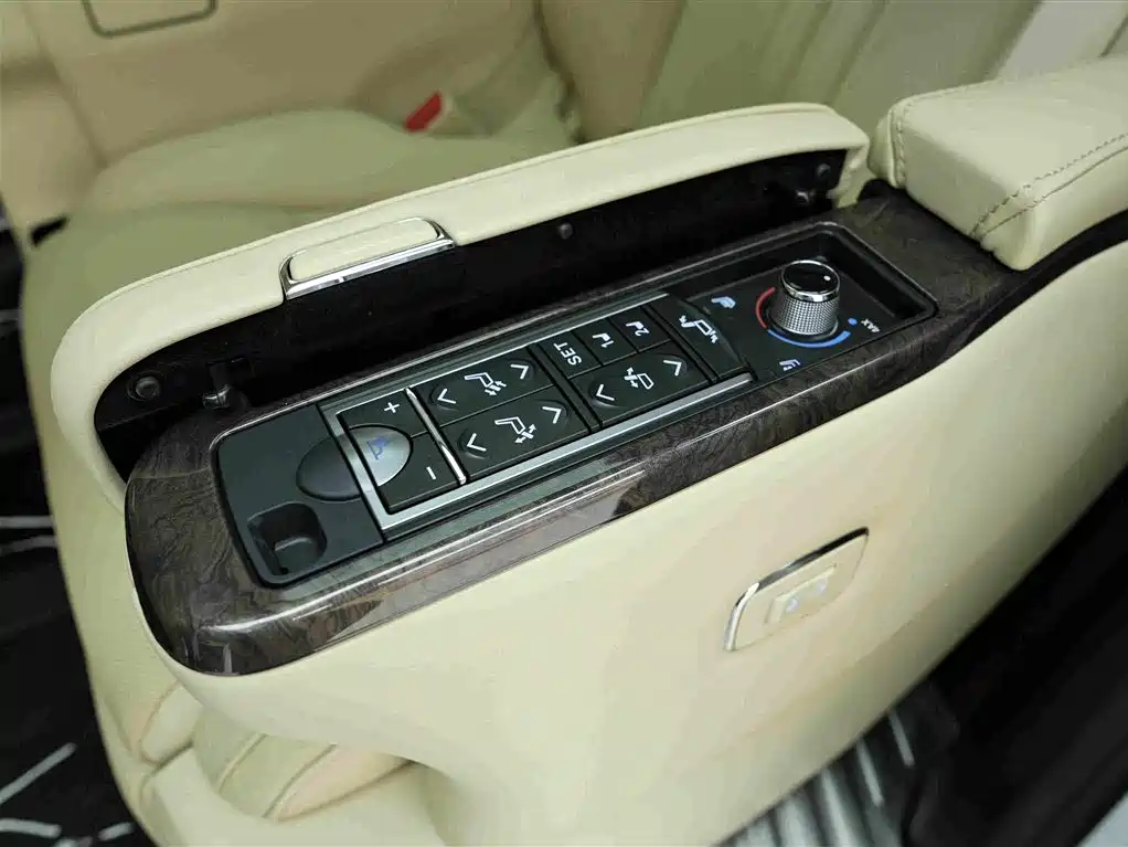 Toyota Vellfire — фото 18