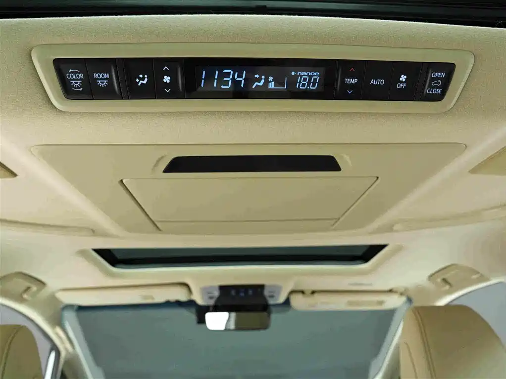 Toyota Vellfire — фото 19