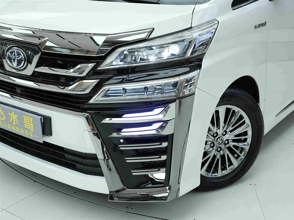 Toyota Vellfire — фото 20